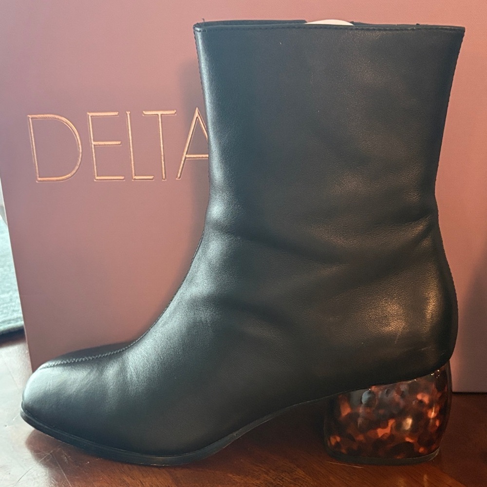 Deltan Leather Black Boots with Tortoise Block Heel Size 8.5